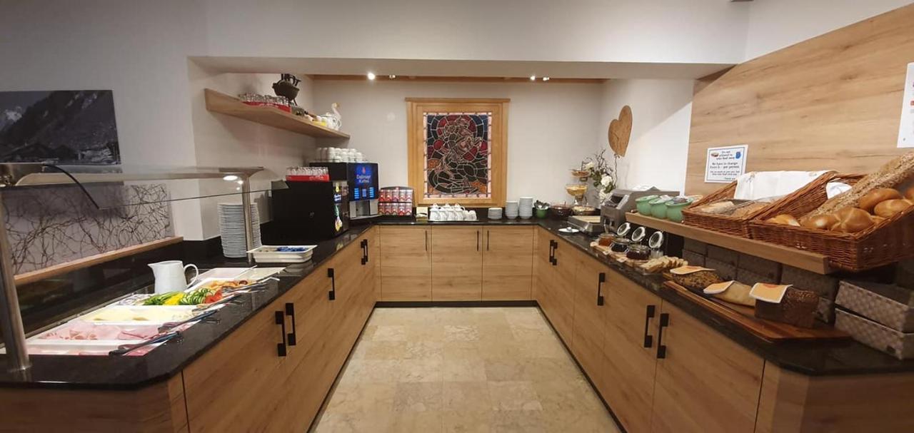 Hotel-garni Pramstraller Bed & Breakfast 3*